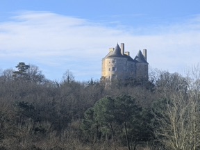 BUZET SUR BAISE
le ch&acirc;teau dominant les vall&eacute;es du Lot, de la Garonne et de la Ba&iuml;se